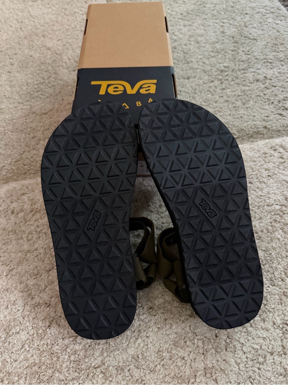 NWT Teva Men’s Olive Hiking Sandals - Black Footbed - Picture 4 of 4